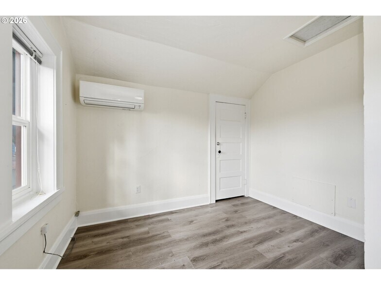 More Photos Of 245 W 13th Ave, Eugene Office For Sale