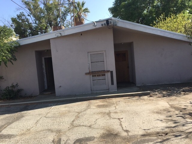 More Photos Of 218 W E St, Ontario Medical For Sale