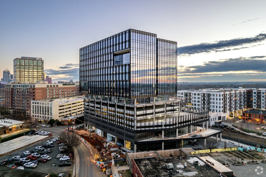 More Photos Of 2151 Hawkins St, Charlotte Office For Lease