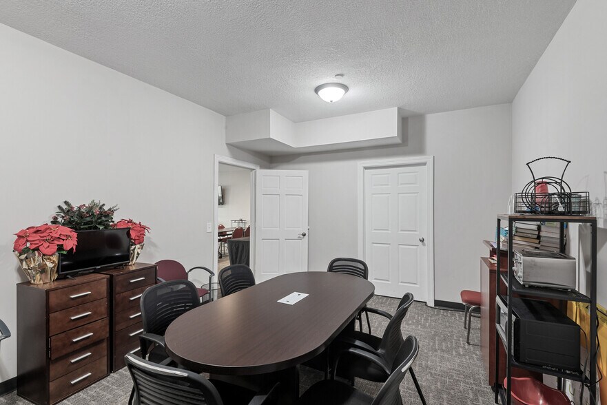 More Photos Of 1709 Southcross Dr W, Burnsville Loft Creative Space For Sale