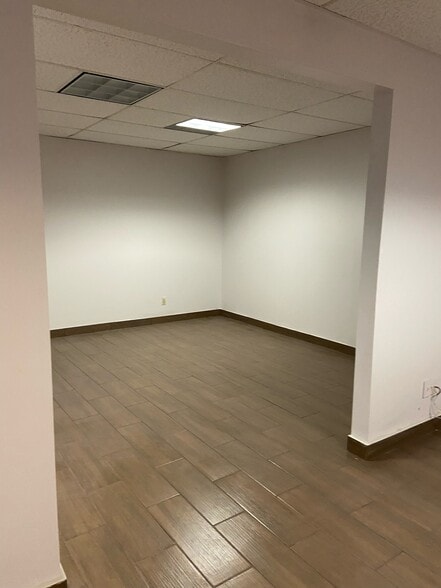 More Photos Of 739 Industry Rd, Longwood Warehouse For Lease