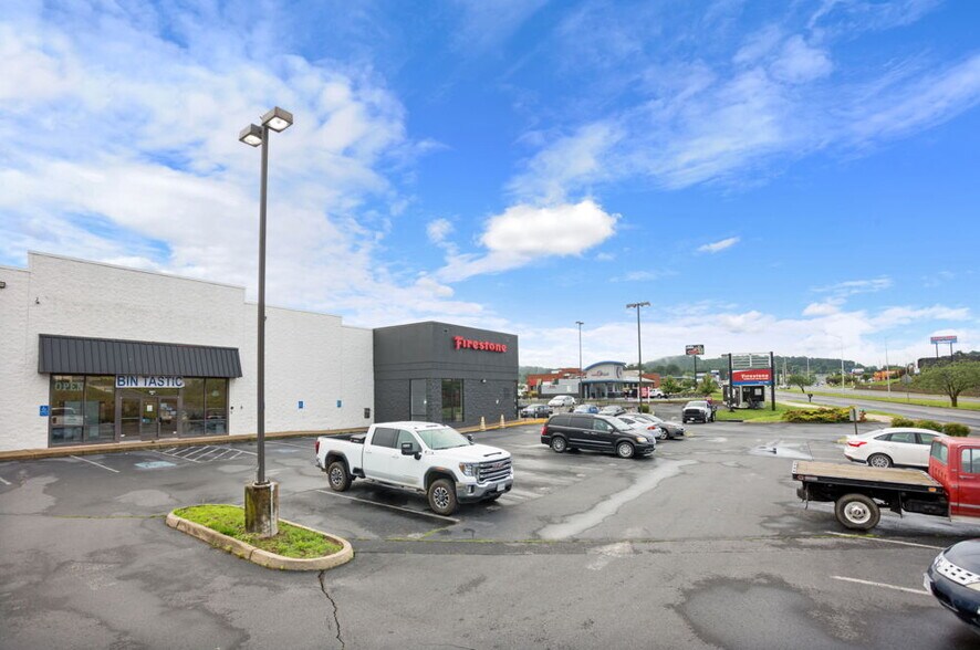 More Photos Of 1740 E Market St, Harrisonburg Storefront Retail Office For Sale