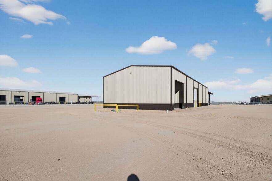 More Photos Of 16751 W Basin St, Odessa Warehouse For Lease