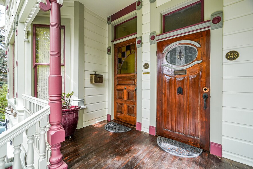 More Photos Of 742 B St, Hayward Restaurant For Sale