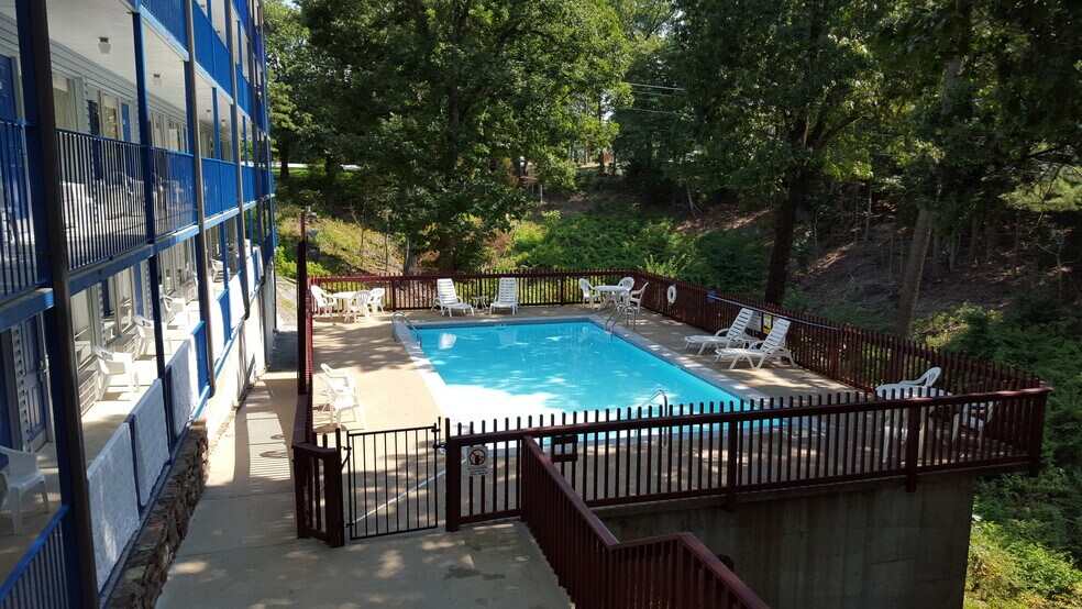 More Photos Of 110 Huntsville Rd, Eureka Springs Hotel For Sale