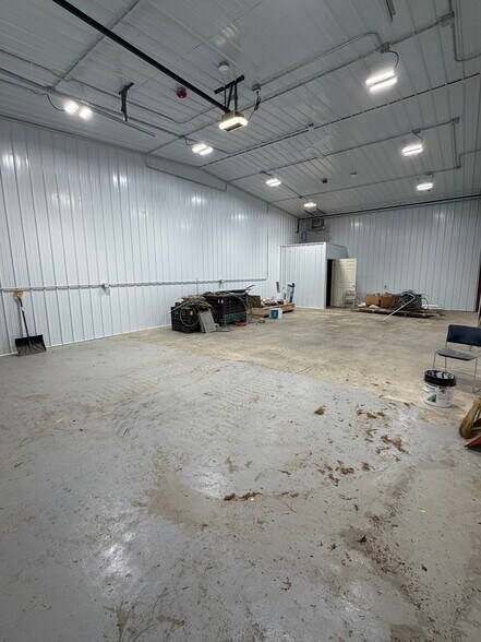 More Photos Of 24 Foundry Ave, Meredith Warehouse For Lease