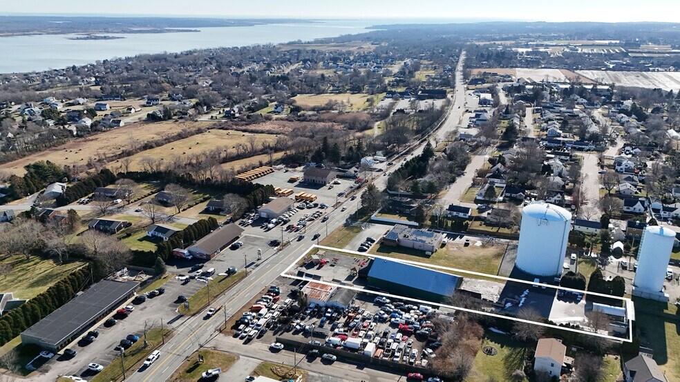 More Photos Of 1960 E Main Rd, Portsmouth Freestanding For Sale