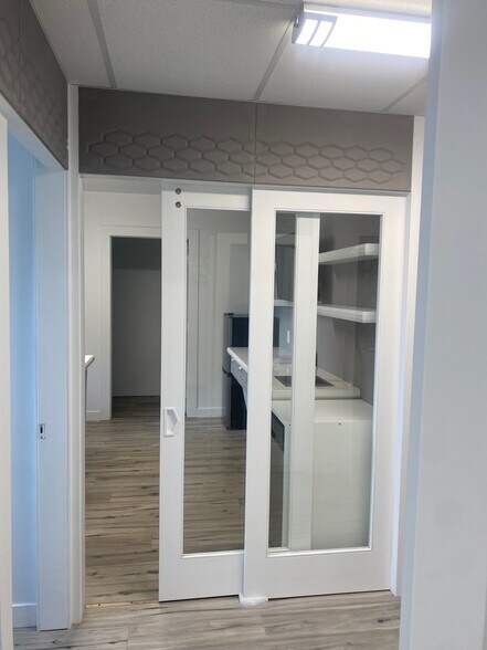 More Photos Of 604 Duchess St, Saskatoon Office For Lease