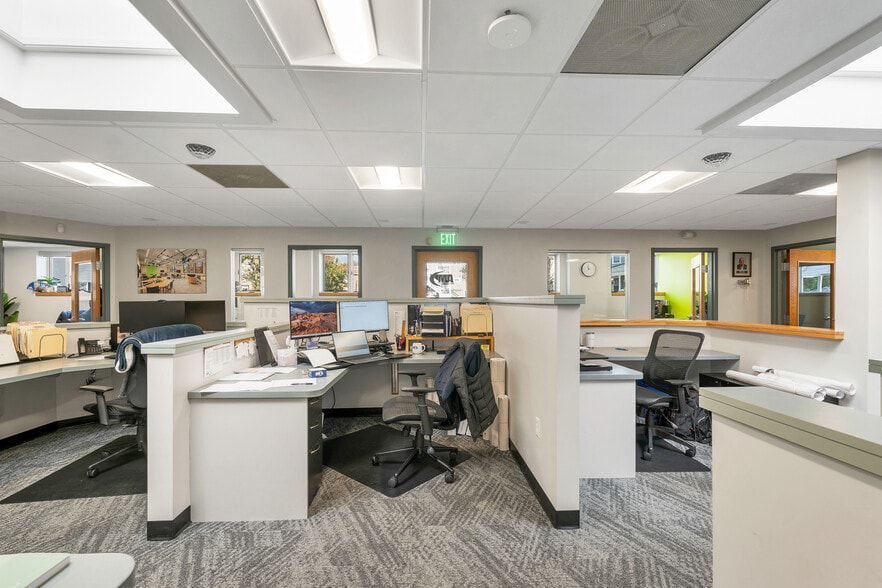 Primary Photo Of 36 W Water St, Wakefield Office For Sale