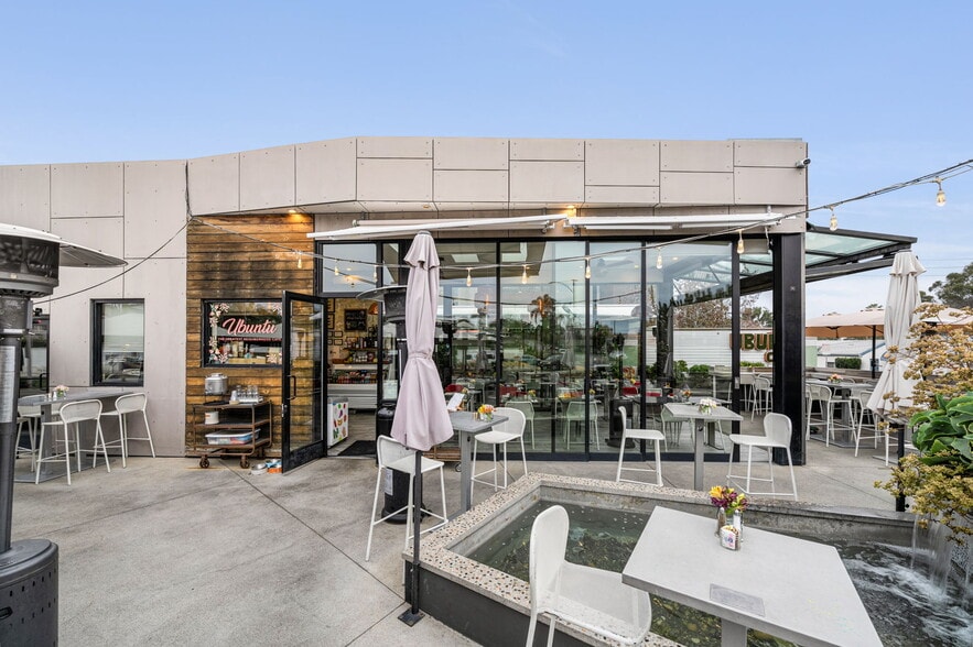 More Photos Of 335 Nieto Ave, Long Beach Restaurant For Sale