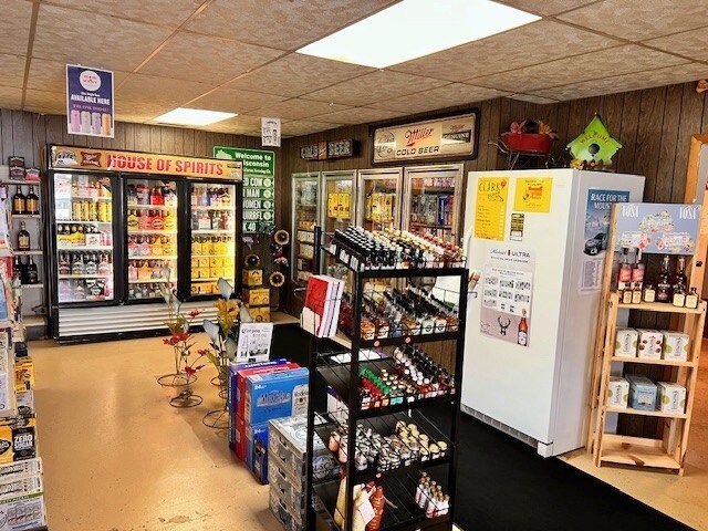 More Photos Of 503 E Elm Dr, Loyal Freestanding For Sale