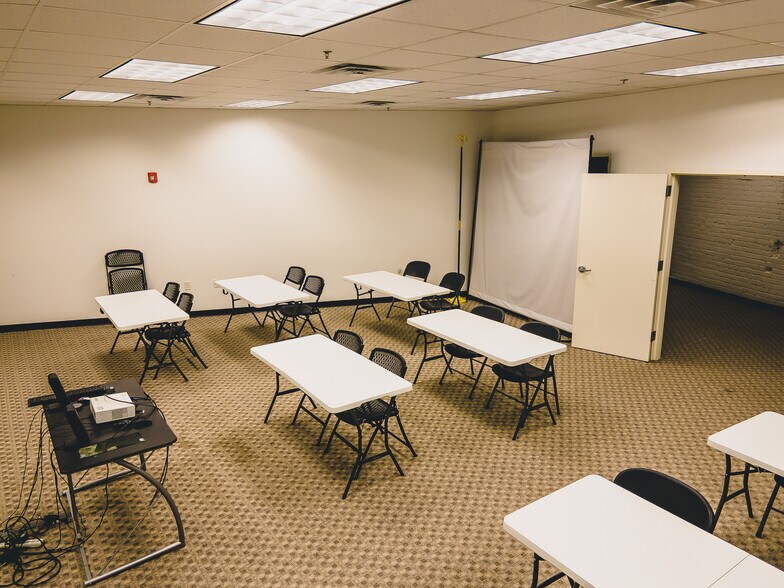 More Photos Of 208 Hay St, Fayetteville Storefront Retail Office For Lease