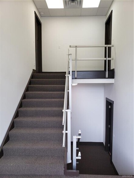 More Photos Of 300 Ohio St, Medina Office For Lease