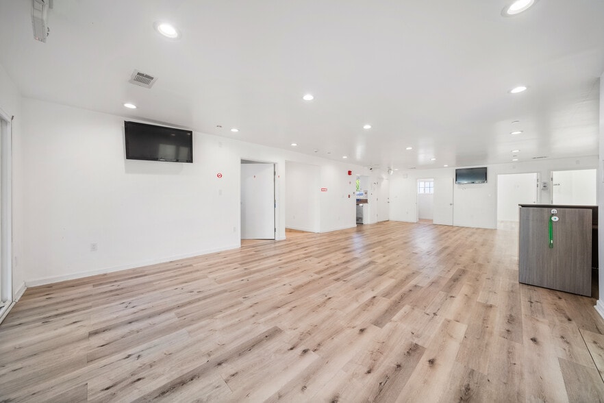 More Photos Of 549 E Ada Ave, Glendora Congregate Senior Housing For Sale