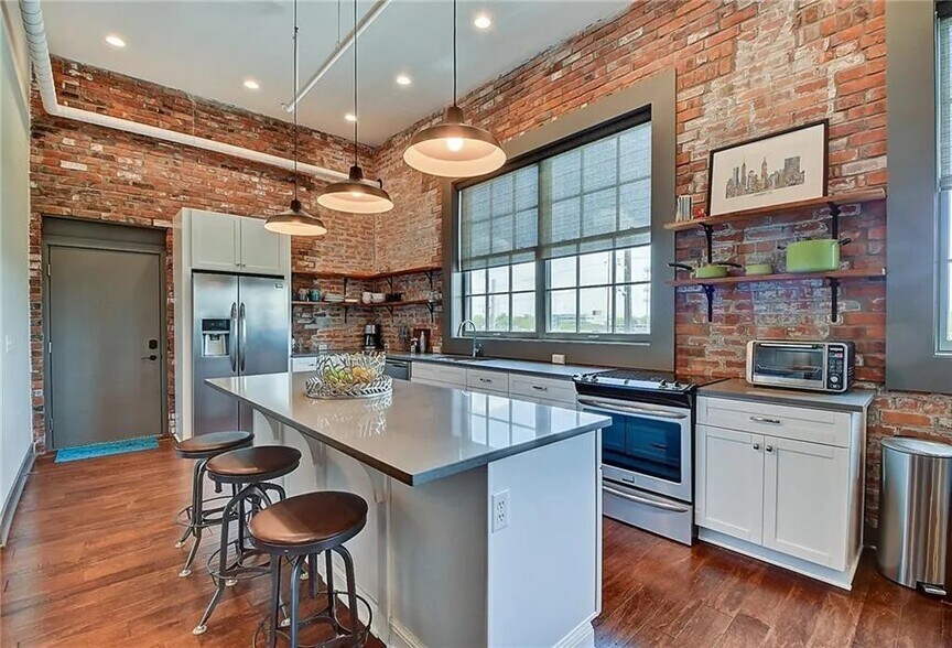 More Photos Of 740 E North St, Indianapolis Apartments For Sale