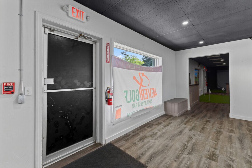 More Photos Of 184 W Main St, Dudley Freestanding For Sale