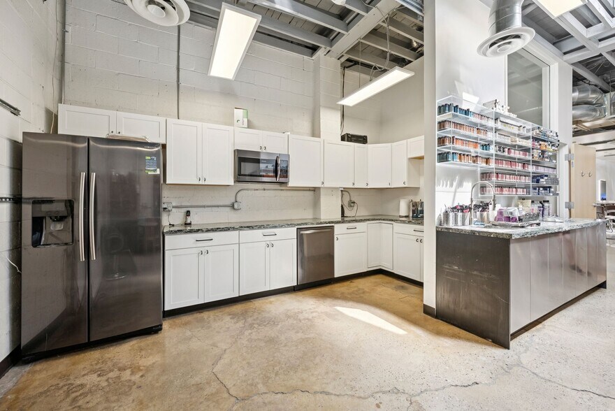 More Photos Of 1010 S State St, Salt Lake City Storefront For Sale