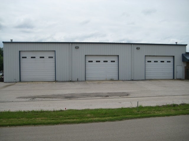More Photos Of 1220 Big Orange, Cordova Warehouse For Lease
