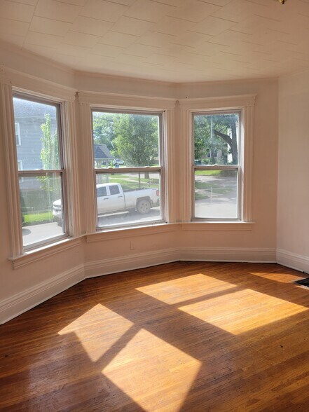 More Photos Of 65 Mason St, Rochester Apartments For Sale