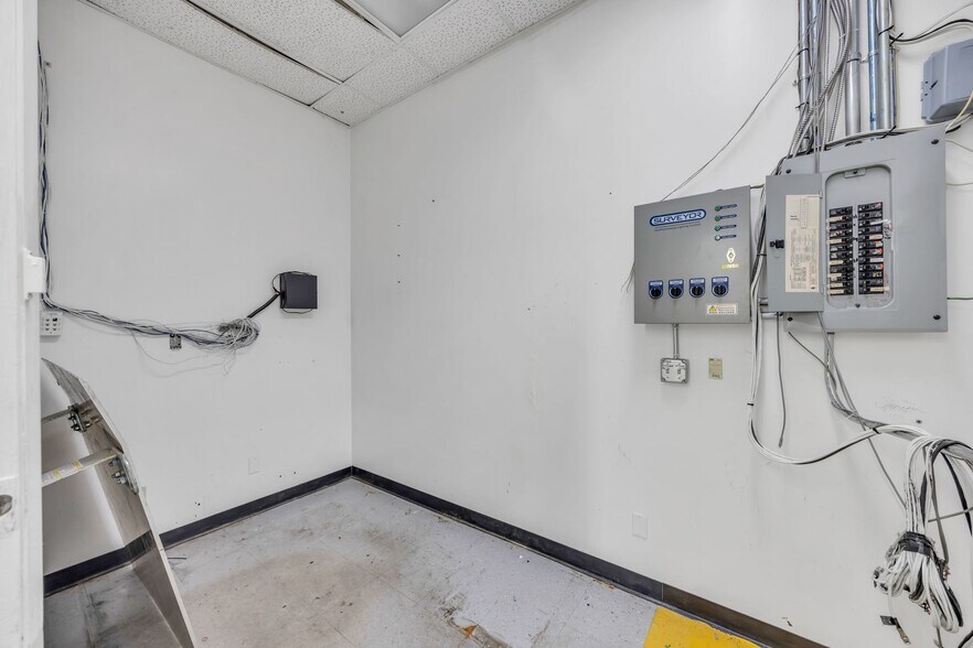 More Photos Of 511 Market St, Chattanooga Specialty For Lease