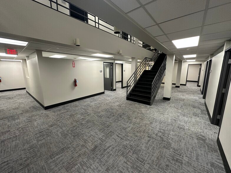 More Photos Of 3171 E Sunshine St, Springfield Office Residential For Lease