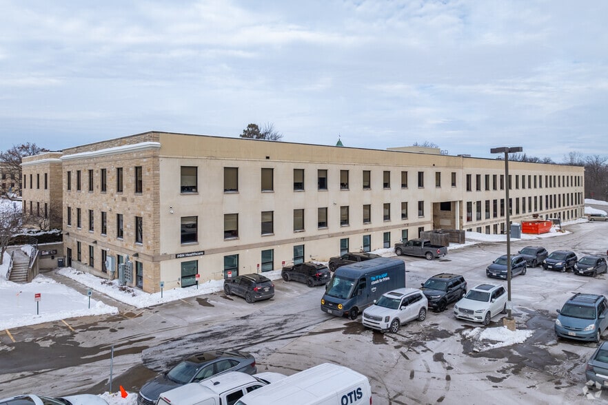 More Photos Of 1111 E South River St, Appleton Apartments For Lease