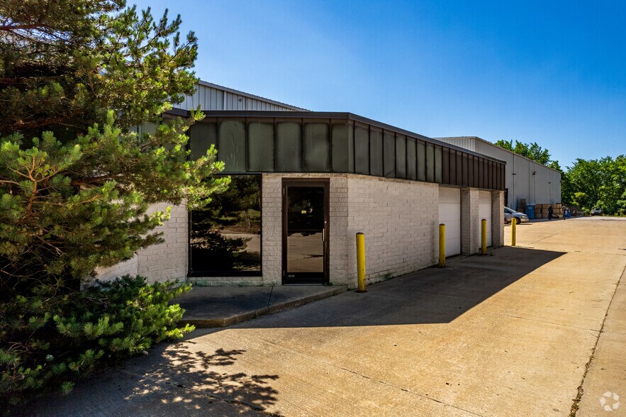 More Photos Of 2300 E Aurora Rd, Twinsburg Warehouse For Lease