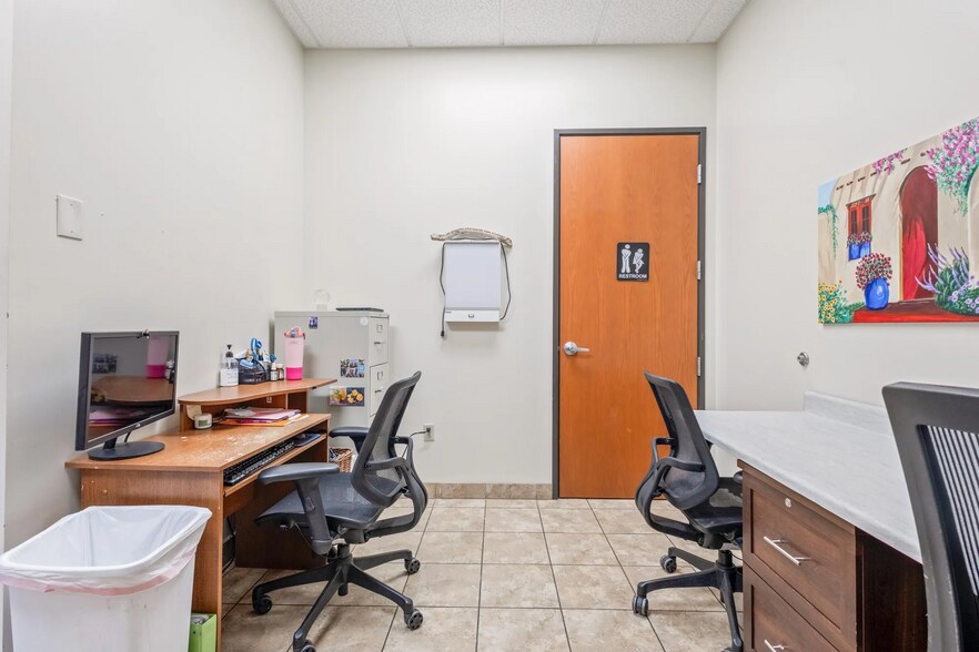 More Photos Of 16515 S 40th St, Phoenix Office For Sale
