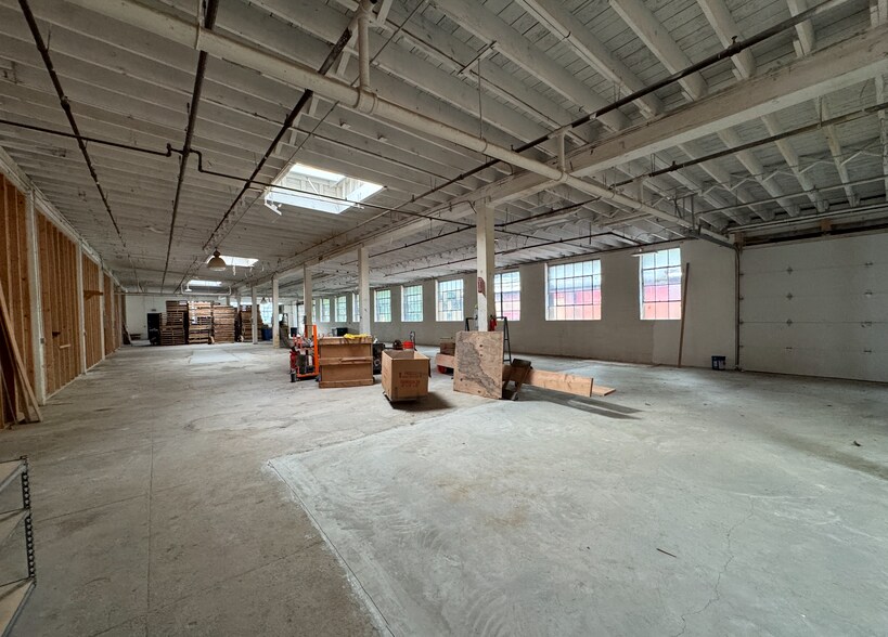 More Photos Of 15 Deyo St, Kingston Warehouse For Sale