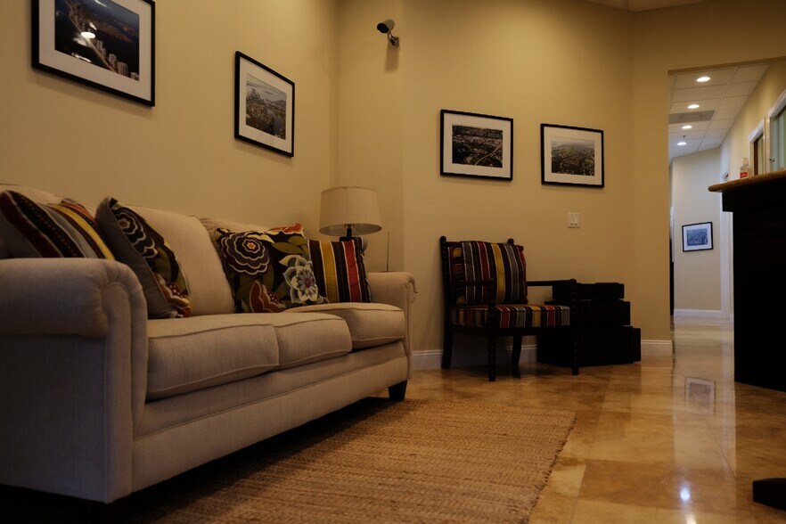 More Photos Of 3307 Northlake Blvd, Palm Beach Gardens Office For Sale