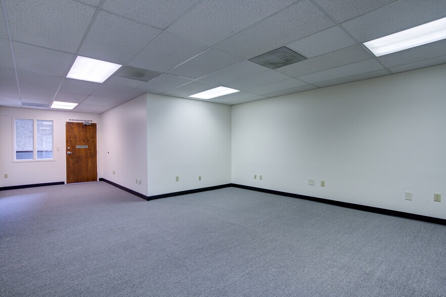 More Photos Of 225 S Academy Blvd, Colorado Springs Office For Sale