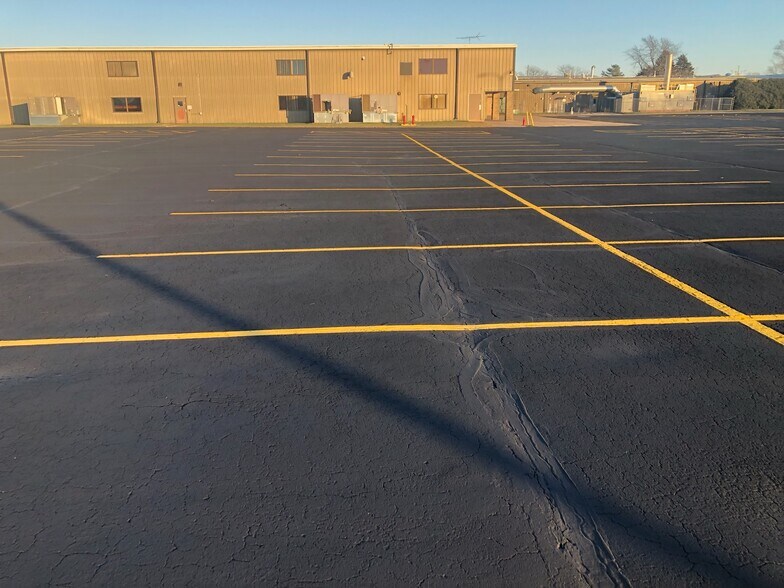 More Photos Of 100 Rayovac Ct, Fennimore Manufacturing For Lease