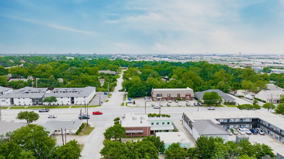 More Photos Of 1515 E Belt Line Rd, Carrollton Office Residential For Sale