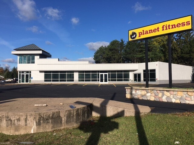 More Photos Of 2807 Lake Michigan Dr NW, Grand Rapids General Retail For Lease