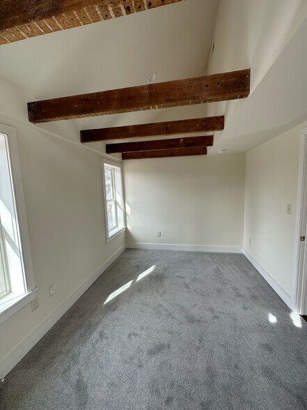 More Photos Of 2 Dark Hollow Rd, Pipersville Medical For Lease