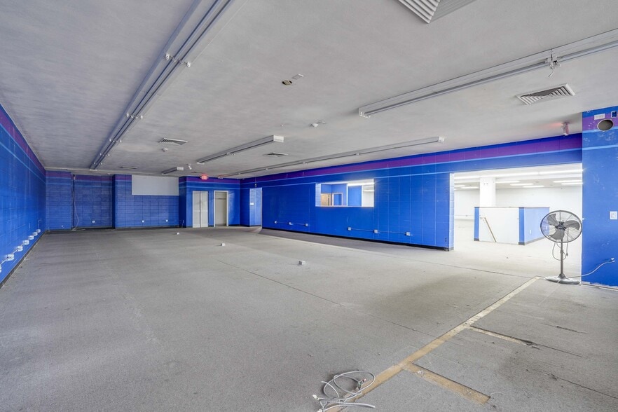 More Photos Of 195-209 Cottage Grove Rd, Madison Storefront For Lease