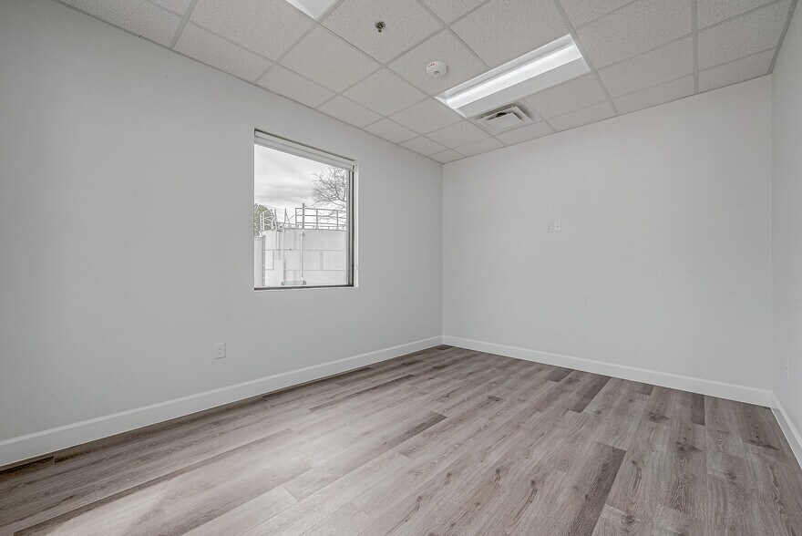 More Photos Of 18707 Mueschke Rd, Cypress Office For Lease