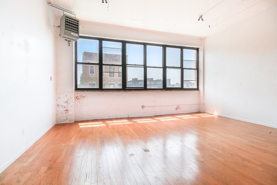 More Photos Of 117 Grattan St, Brooklyn Warehouse For Lease