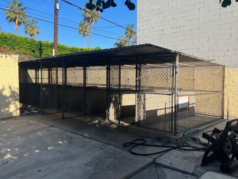 More Photos Of 5846 San Fernando Rd, Glendale Veterinarian Kennel For Sale