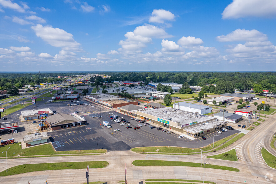 Primary Photo Of 9010-9048 Mansfield Rd, Shreveport Unknown For Lease