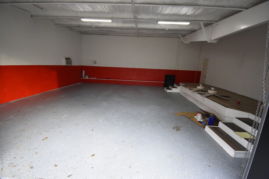 More Photos Of 550 FM 1959 Rd, Houston Service Station For Lease