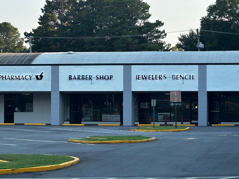 More Photos Of 2800-3018 S University Ave, Little Rock Unknown For Lease