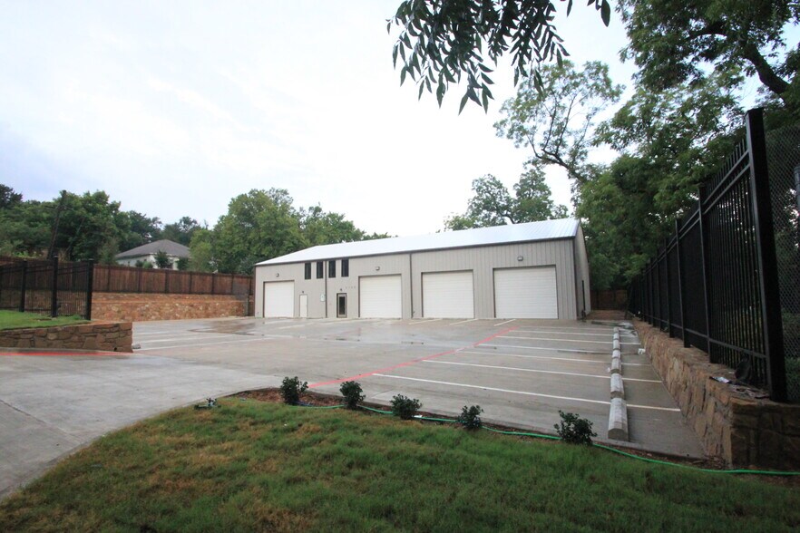 Primary Photo Of 2105 Vilbig Rd, Dallas Industrial For Lease
