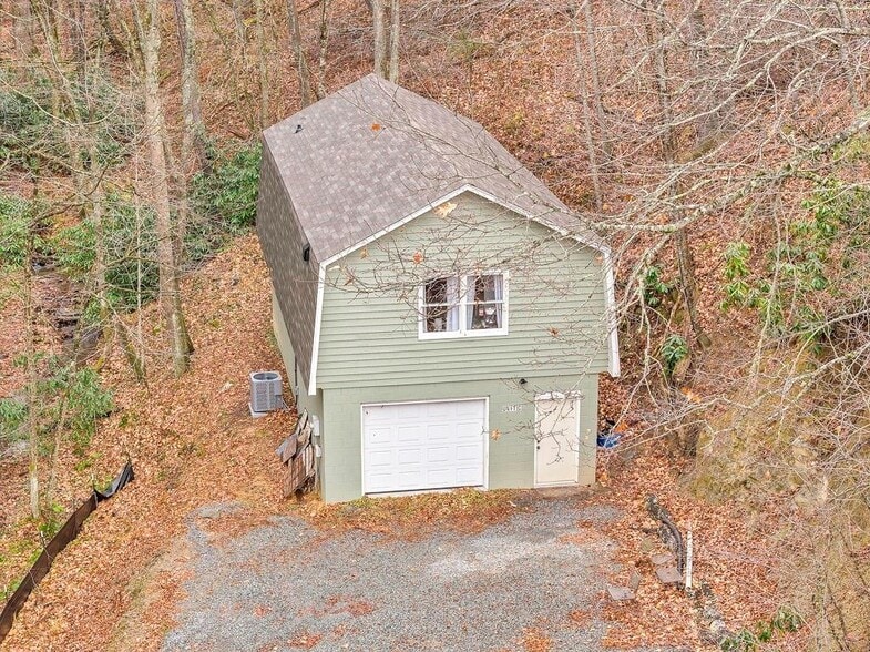 More Photos Of 3894 US Hwy 321, Blowing Rock General Retail For Sale