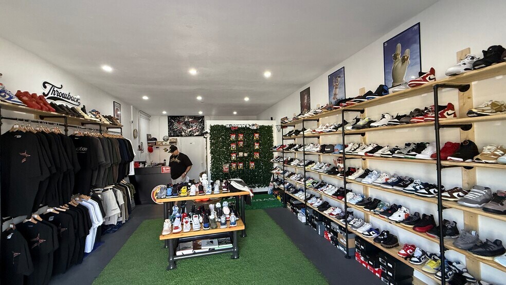 More Photos Of 100 N Main St, Galena Park Freestanding For Sale