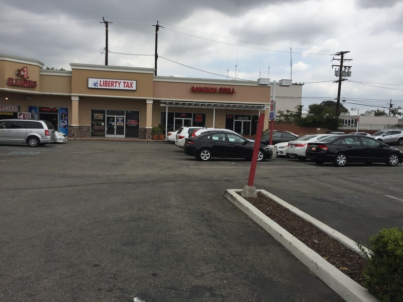 More Photos Of 12920 Hawthorne Blvd, Hawthorne Freestanding For Lease