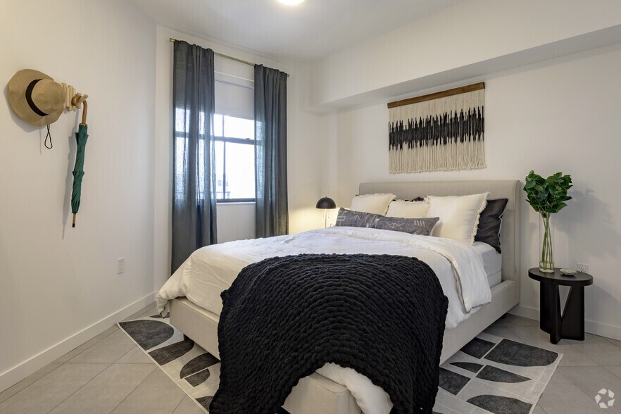 More Photos Of 609 2nd St, West Palm Beach Apartments For Lease