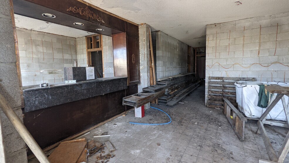 More Photos Of 107-n N Rand Dr, Searcy Hotel For Sale