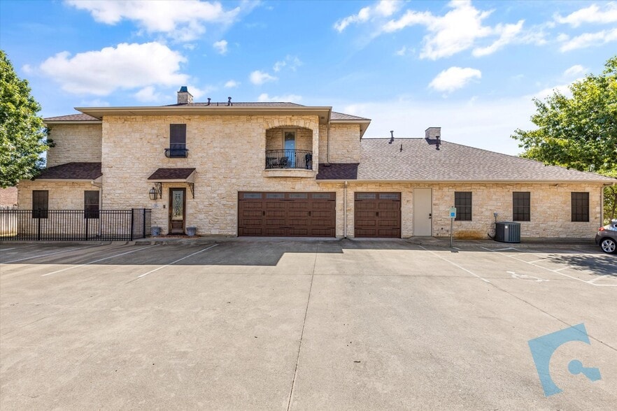 More Photos Of 5316 Bransford Rd, Colleyville Office For Sale