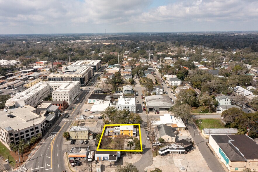 More Photos Of 9 W 43rd St, Savannah Office For Lease